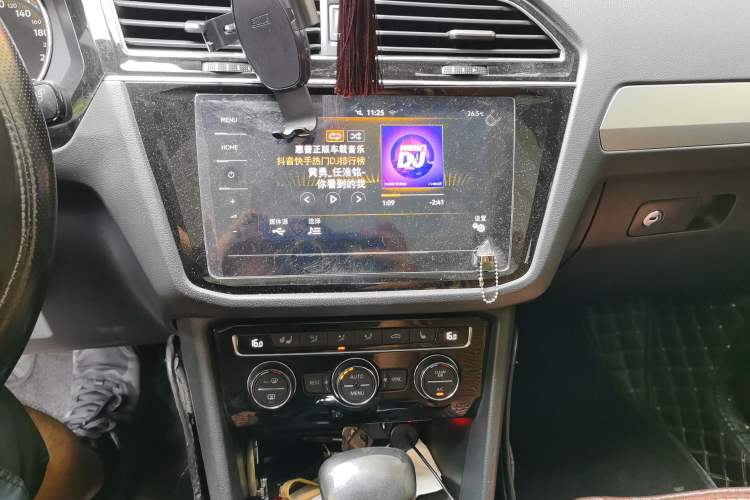 Used Volkswagen Tiguan L 2020 330TSI Automatic Two-Wheel Drive Smart Luxury Edition China VI Standard Audio And AC Panel