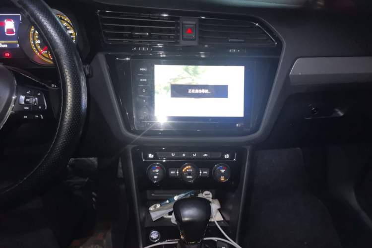 Used Volkswagen Tiguan L 2020 330TSI Automatic Two-Wheel Drive Panoramic Comfort Edition China VI Standard Audio And AC Panel