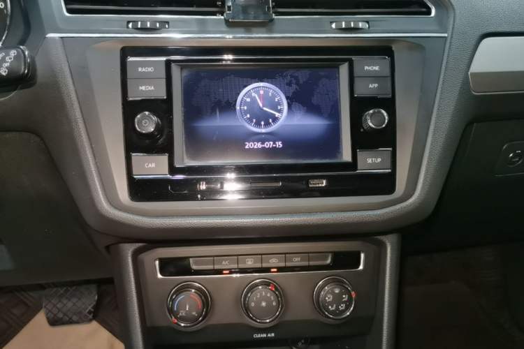 Used Volkswagen Tiguan L 2020 330TSI Automatic Two-Wheel Drive Luxury Edition China VI Standard Audio And AC Panel