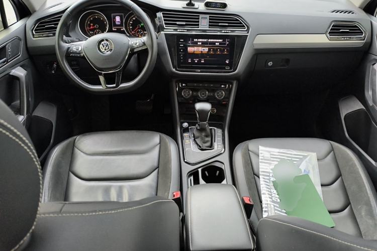 Used Volkswagen Tiguan L 2020 330TSI Automatic Two-Wheel Drive Panoramic Comfort Edition China VI Standard Center Console
