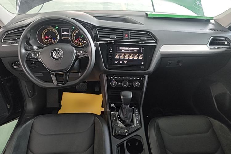 Used Volkswagen Tiguan L 2020 330TSI Automatic Two-Wheel Drive Smart Luxury Edition China VI Standard Center Console