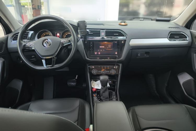 Used Volkswagen Tiguan L 2020 330TSI Automatic Two-Wheel Drive Panoramic Comfort Edition China VI Standard Center Console