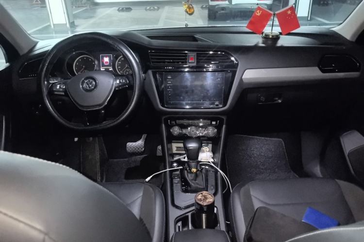 Used Volkswagen Tiguan L 2020 330TSI Automatic Two-Wheel Drive Panoramic Comfort Edition China VI Standard Center Console