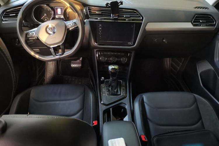 Used Volkswagen Tiguan L 2020 330TSI Automatic Two-Wheel Drive Panoramic Comfort Edition China VI Standard Center Console