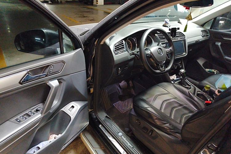 Used Volkswagen Tiguan L 2020 330TSI Automatic Two-Wheel Drive Smart Luxury Edition China VI Standard Driver Seat