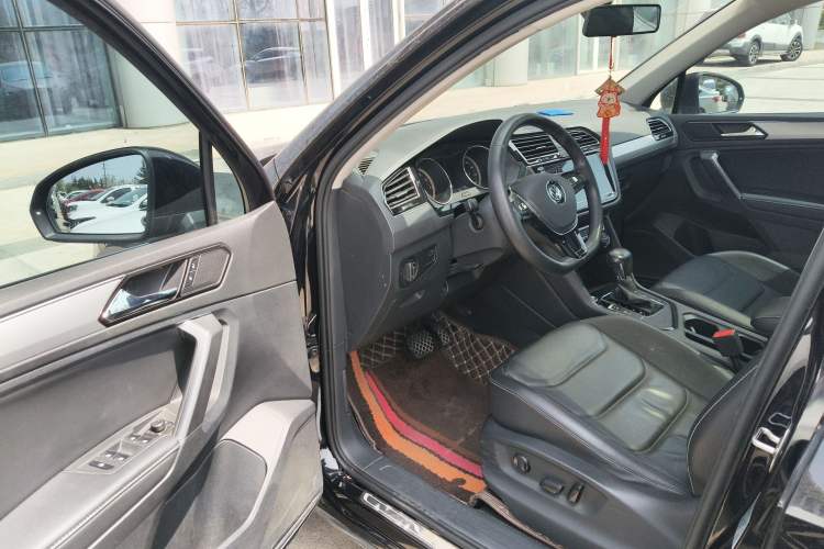 Used Volkswagen Tiguan L 2020 330TSI Automatic Two-Wheel Drive Panoramic Comfort Edition China VI Standard Driver Seat