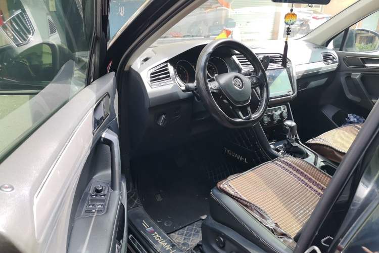 Used Volkswagen Tiguan L 2020 330TSI Automatic Two-Wheel Drive Smart Luxury Edition China VI Standard Driver Seat