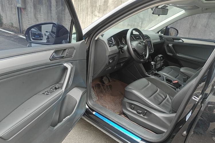 Used Volkswagen Tiguan L 2020 330TSI Automatic Two-Wheel Drive Panoramic Comfort Edition China VI Standard Driver Seat