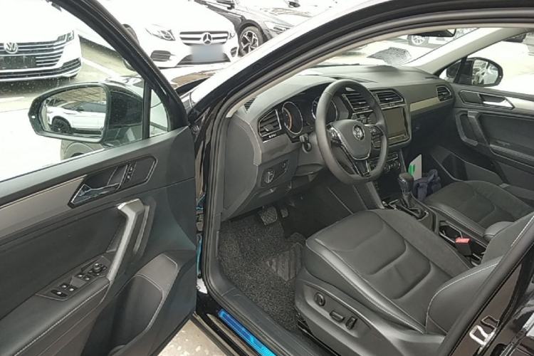 Used Volkswagen Tiguan L 2020 330TSI Automatic Two-Wheel Drive Panoramic Comfort Edition China VI Standard Driver Seat