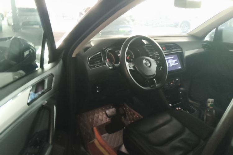 Used Volkswagen Tiguan L 2020 330TSI Automatic Two-Wheel Drive Smart Luxury Edition China VI Standard Driver Seat