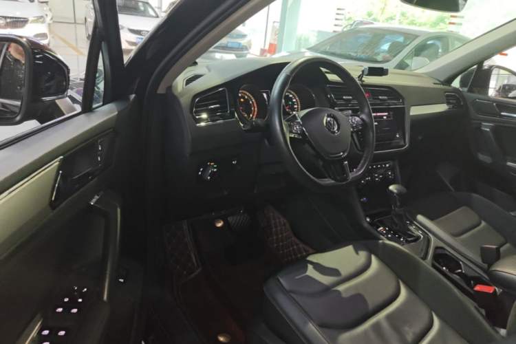 Used Volkswagen Tiguan L 2020 330TSI Automatic Two-Wheel Drive Smart Luxury Edition China VI Standard Driver Seat