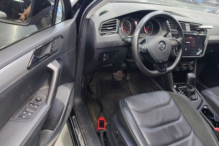 Used Volkswagen Tiguan L 2020 330TSI Automatic Two-Wheel Drive Panoramic Comfort Edition China VI Standard Driver Seat