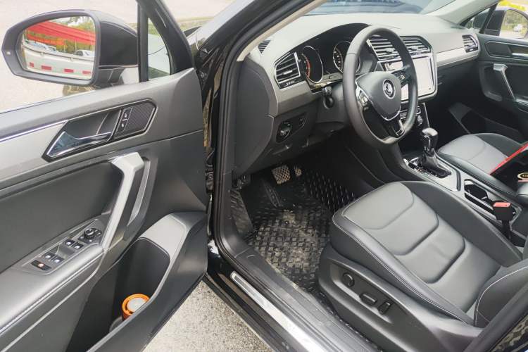 Used Volkswagen Tiguan L 2020 330TSI Automatic Two-Wheel Drive Panoramic Comfort Edition China VI Standard Driver Seat