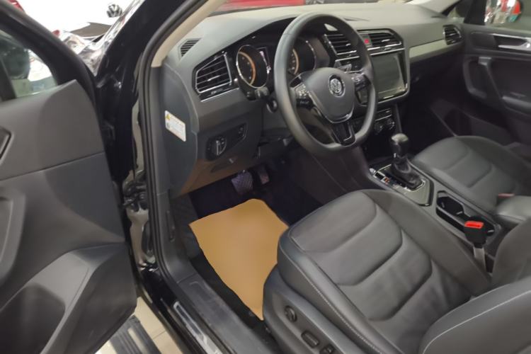 Used Volkswagen Tiguan L 2020 330TSI Automatic Two-Wheel Drive Panoramic Comfort Edition China VI Standard Driver Seat
