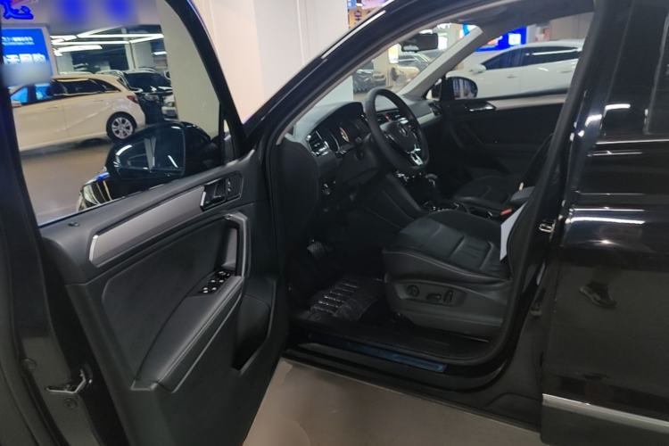 Used Volkswagen Tiguan L 2020 330TSI Automatic Two-Wheel Drive Panoramic Comfort Edition China VI Standard Driver Seat