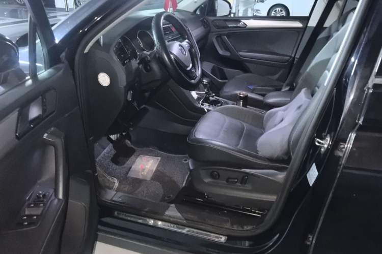 Used Volkswagen Tiguan L 2020 330TSI Automatic Two-Wheel Drive Panoramic Comfort Edition China VI Standard Driver Seat