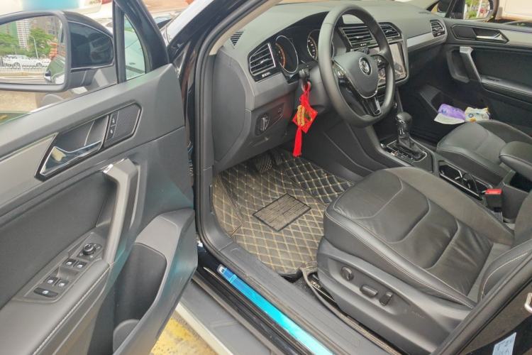 Used Volkswagen Tiguan L 2020 330TSI Automatic Two-Wheel Drive Panoramic Comfort Edition China VI Standard Driver Seat