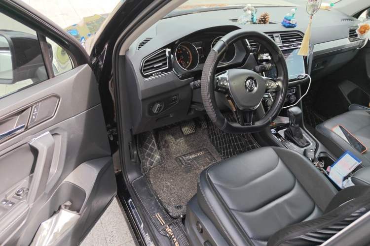 Used Volkswagen Tiguan L 2020 330TSI Automatic Two-Wheel Drive Panoramic Comfort Edition China VI Standard Driver Seat