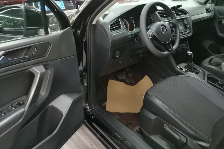 Used Volkswagen Tiguan L 2020 330TSI Automatic Two-Wheel Drive Luxury Edition China VI Standard Driver Seat