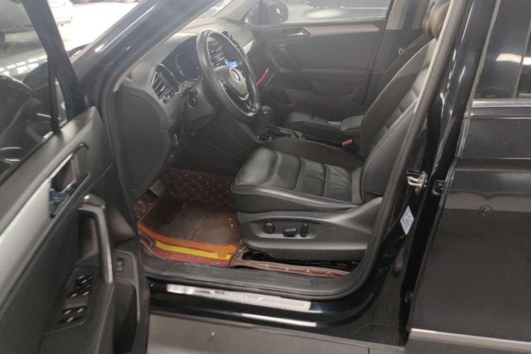 Used Volkswagen Tiguan L 2020 330TSI Automatic Two-Wheel Drive Smart Luxury Edition China VI Standard Driver Seat
