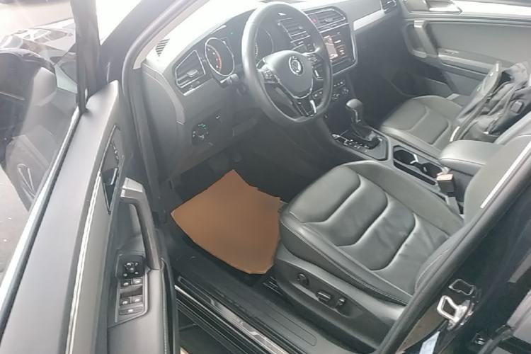 Used Volkswagen Tiguan L 2020 330TSI Automatic Two-Wheel Drive Smart Luxury Edition China VI Standard Driver Seat