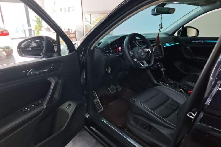 Used Volkswagen Tiguan L 2020 330TSI Automatic Two-Wheel Drive R-Line Flagship Version China VI Standard Driver Seat