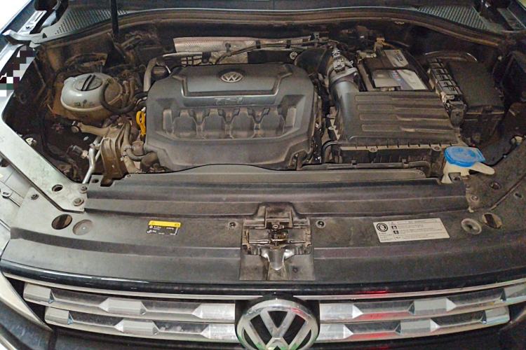 Used Volkswagen Tiguan L 2020 330TSI Automatic Two-Wheel Drive Smart Luxury Edition China VI Standard Engine Bay