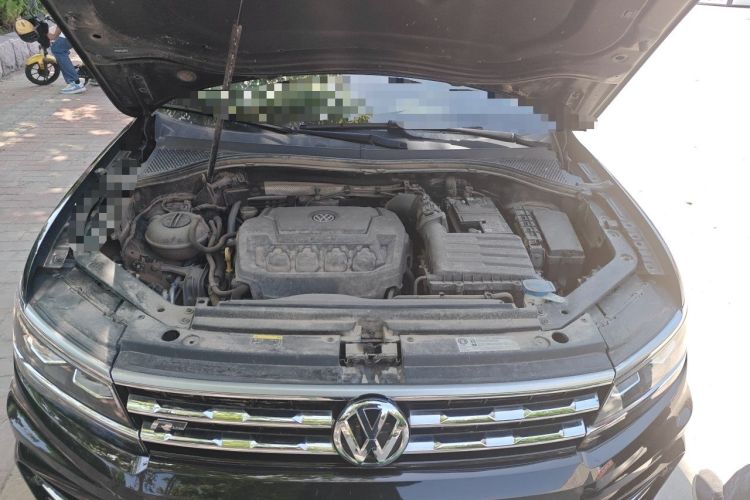 Used Volkswagen Tiguan L 2020 330TSI Automatic Two-Wheel Drive R-Line Flagship Version China VI Standard Engine Bay