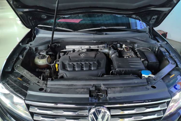 Used Volkswagen Tiguan L 2020 330TSI Automatic Two-Wheel Drive Panoramic Comfort Edition China VI Standard Engine Bay