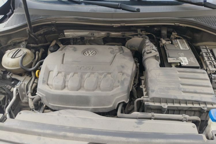 Used Volkswagen Tiguan L 2020 330TSI Automatic Two-Wheel Drive Panoramic Comfort Edition China VI Standard Engine Bay