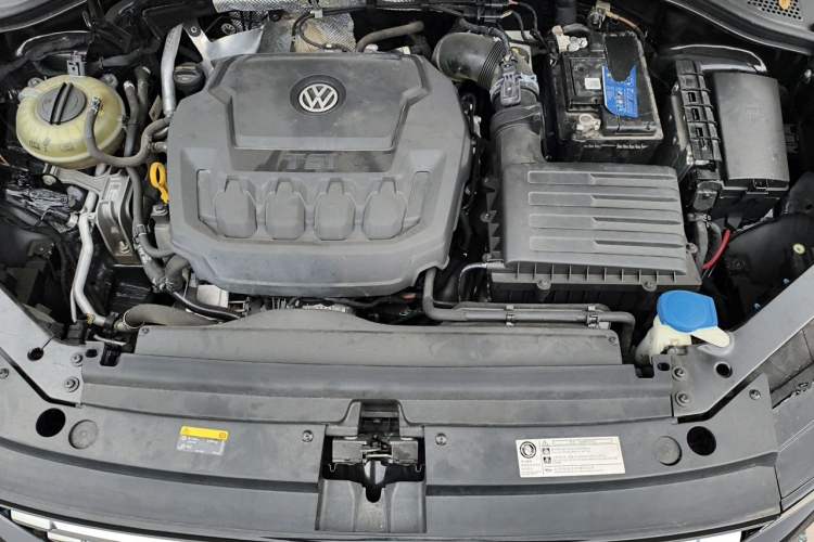 Used Volkswagen Tiguan L 2020 330TSI Automatic Two-Wheel Drive Panoramic Comfort Edition China VI Standard Engine Bay