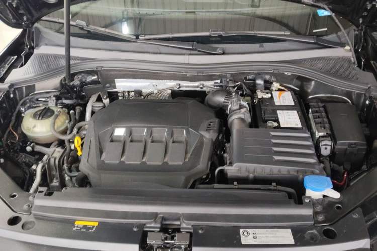 Used Volkswagen Tiguan L 2020 330TSI Automatic Two-Wheel Drive Panoramic Comfort Edition China VI Standard Engine Bay