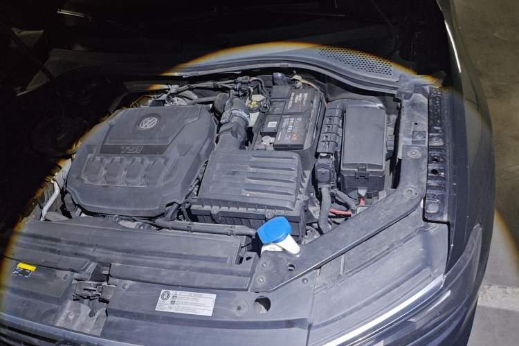 Used Volkswagen Tiguan L 2020 330TSI Automatic Two-Wheel Drive R-Line Flagship Version China VI Standard Engine Bay Left