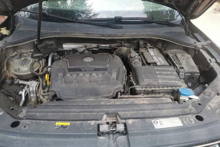 Used Volkswagen Tiguan L 2020 330TSI Automatic Two-Wheel Drive Smart Luxury Edition China VI Standard Engine Bay
