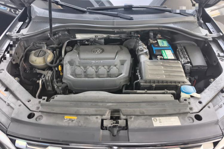 Used Volkswagen Tiguan L 2020 330TSI Automatic Two-Wheel Drive Panoramic Comfort Edition China VI Standard Engine Bay