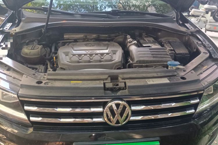 Used Volkswagen Tiguan L 2020 330TSI Automatic Two-Wheel Drive Panoramic Comfort Edition China VI Standard Engine Bay