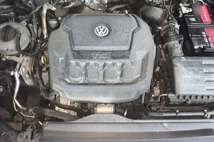 Used Volkswagen Tiguan L 2020 330TSI Automatic Two-Wheel Drive Panoramic Comfort Edition China VI Standard Engine Bay