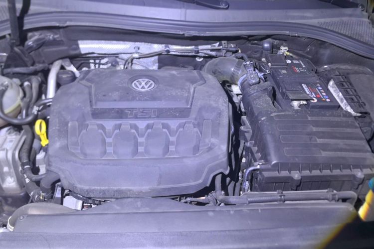 Used Volkswagen Tiguan L 2020 330TSI Automatic Two-Wheel Drive Luxury Edition China VI Standard Engine Bay