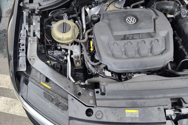 Used Volkswagen Tiguan L 2020 330TSI Automatic Two-Wheel Drive Panoramic Comfort Edition China VI Standard Engine Bay Right