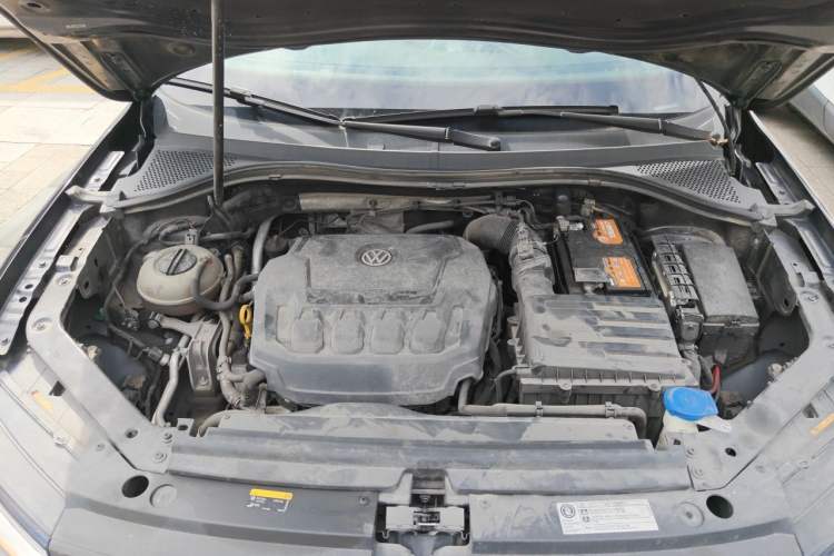 Used Volkswagen Tiguan L 2020 330TSI Automatic Two-Wheel Drive Panoramic Comfort Edition China VI Standard Engine Bay