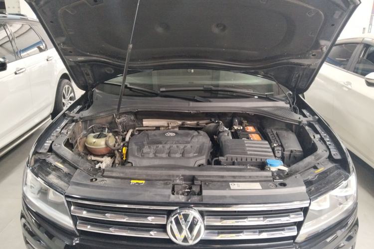 Used Volkswagen Tiguan L 2020 330TSI Automatic Two-Wheel Drive Panoramic Comfort Edition China VI Standard Engine Bay