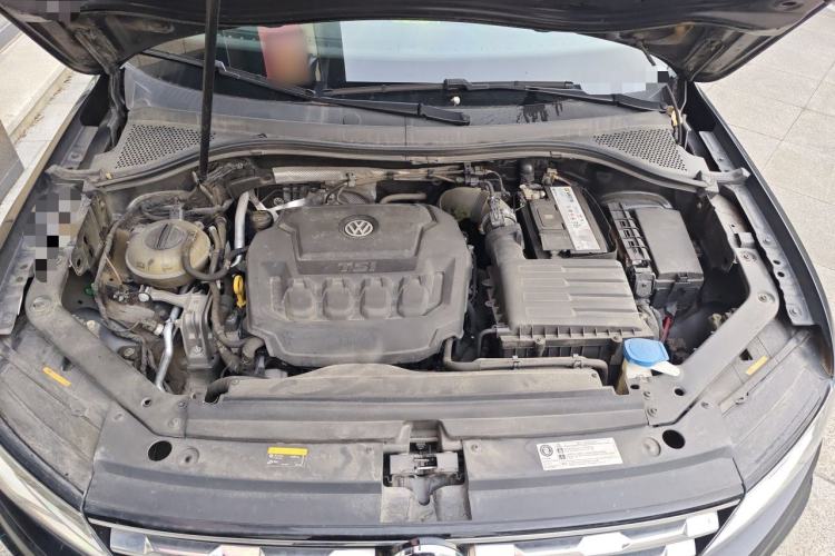 Used Volkswagen Tiguan L 2020 330TSI Automatic Two-Wheel Drive Smart Luxury Edition China VI Standard Engine Bay