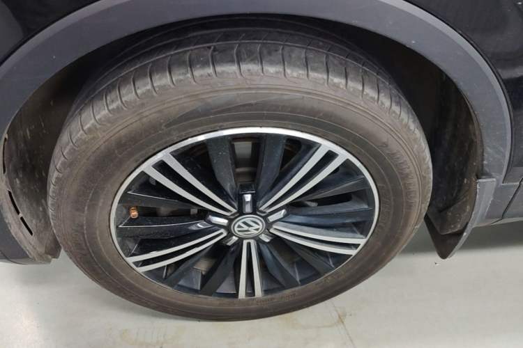Used Volkswagen Tiguan L 2020 330TSI Automatic Two-Wheel Drive Panoramic Comfort Edition China VI Standard Exterior 4