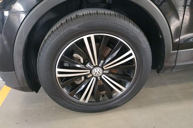 Used Volkswagen Tiguan L 2020 330TSI Automatic Two-Wheel Drive Panoramic Comfort Edition China VI Standard Exterior 4