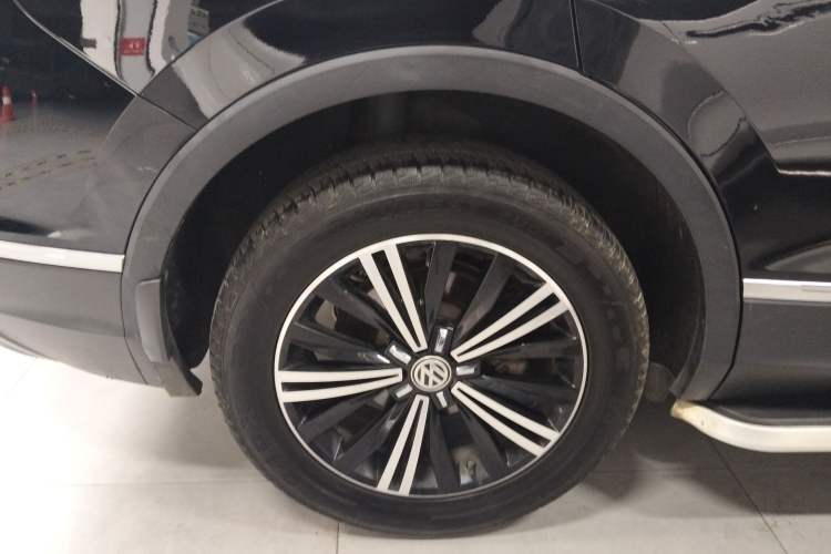 Used Volkswagen Tiguan L 2020 330TSI Automatic Two-Wheel Drive Panoramic Comfort Edition China VI Standard Exterior 5