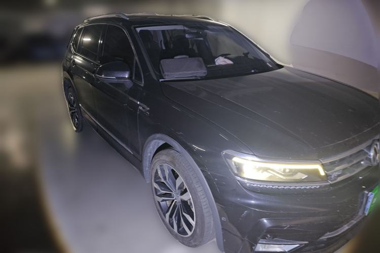 Used Volkswagen Tiguan L 2020 330TSI Automatic Two-Wheel Drive R-Line Flagship Version China VI Standard Front Right 45 Deg