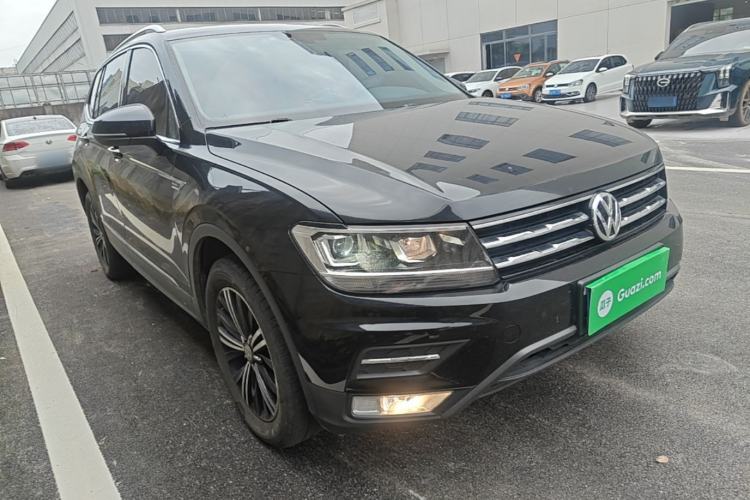 Used Volkswagen Tiguan L 2020 330TSI Automatic Two-Wheel Drive Panoramic Comfort Edition China VI Standard Front Right 45 Deg