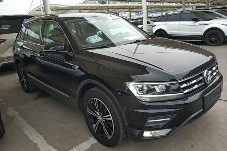 Used Volkswagen Tiguan L 2020 330TSI Automatic Two-Wheel Drive Panoramic Comfort Edition China VI Standard Front Right 45 Deg