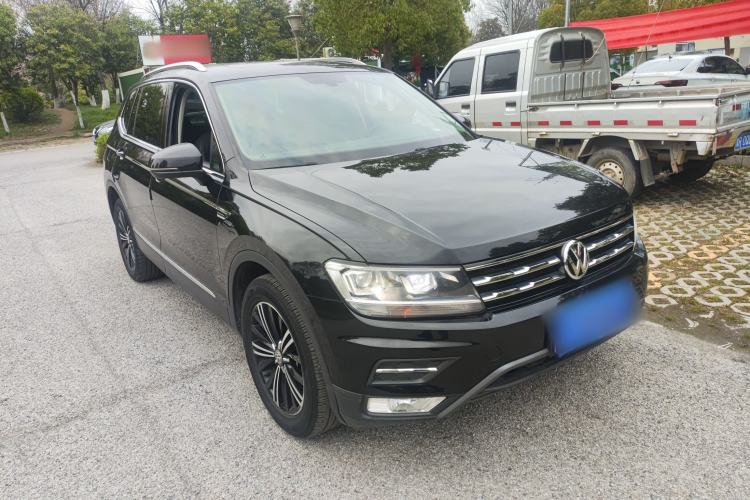 Used Volkswagen Tiguan L 2020 330TSI Automatic Two-Wheel Drive Panoramic Comfort Edition China VI Standard Front Right 45 Deg
