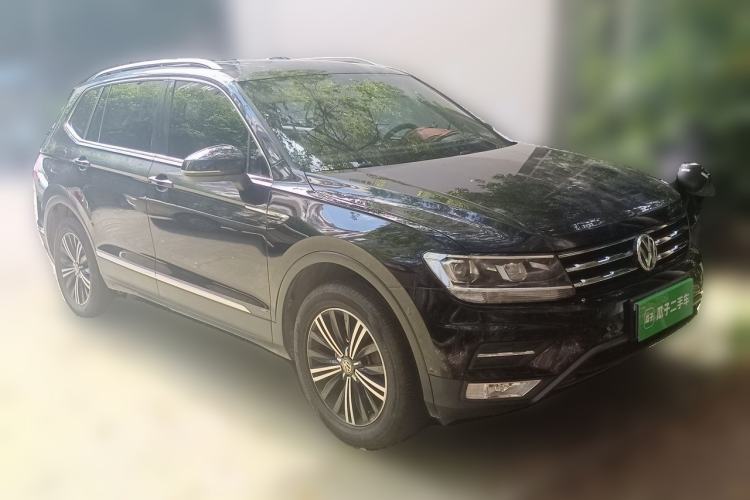 Used Volkswagen Tiguan L 2020 330TSI Automatic Two-Wheel Drive Panoramic Comfort Edition China VI Standard Front Right 45 Deg